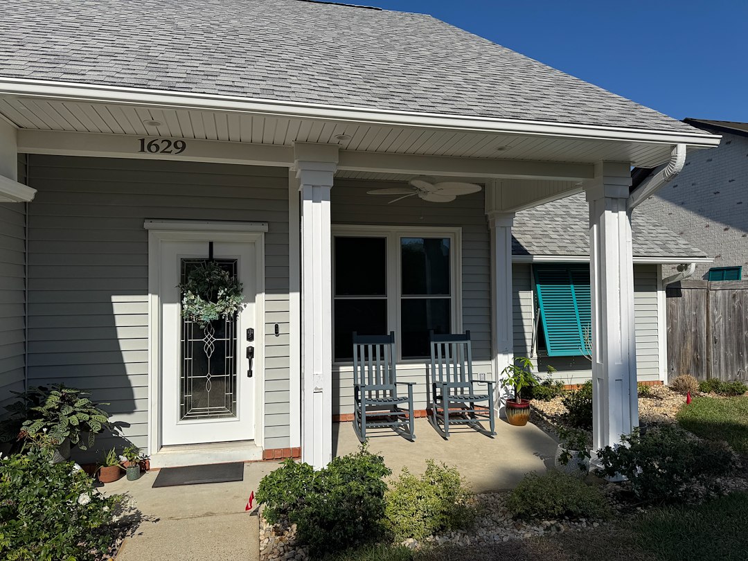 Best House Wash and Driveway Cleaning in Gulf Breeze, Florida Polynesian Isles Subdivision 