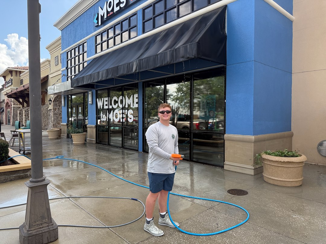 Building Washing and Window cleaning at Moes Southwest Grill in Pensacola, Florida Cordova Mall for the new remodel of the restaraunt.