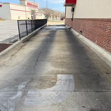 Commercial-Restaraunt-Cleaning-in-Pensacola-Florida-Freddys-Steakburgers-on-Pensacola-Blvd 1