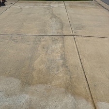 Driveway-Rust-Removal-Cleaning-and-Sealing-Project-in-Gulf-Breeze-Florida 1
