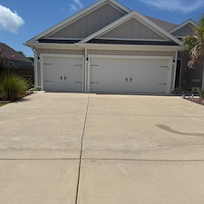 Driveway-Rust-Removal-Cleaning-and-Sealing-Project-in-Gulf-Breeze-Florida 4